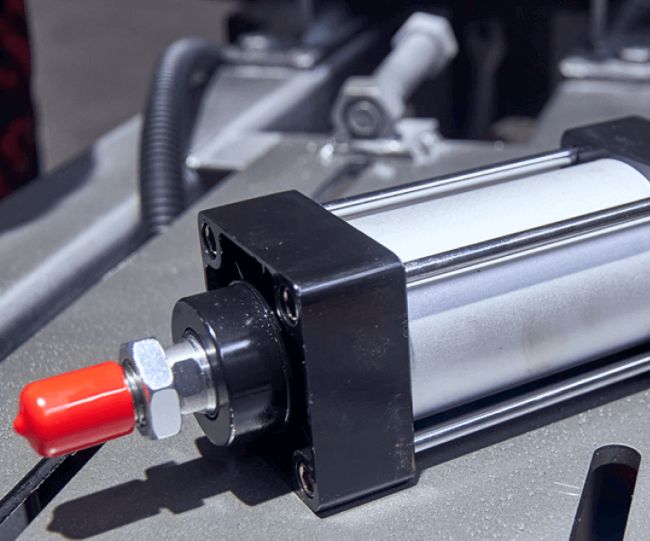 Hydraulic and pneumatic cylinders
